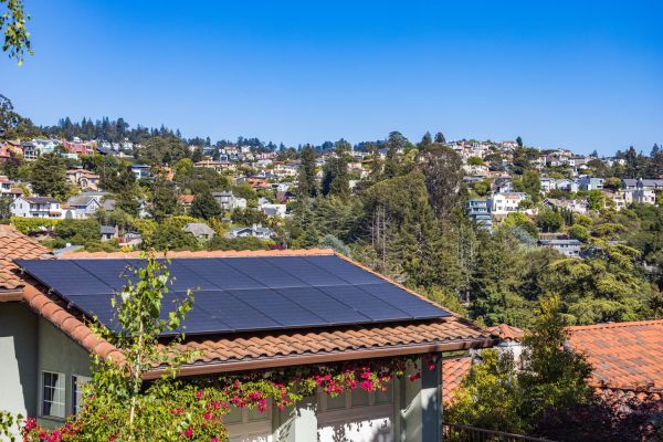 10 avantages de l'électricité solaire grâce aux panneaux photovoltaïques